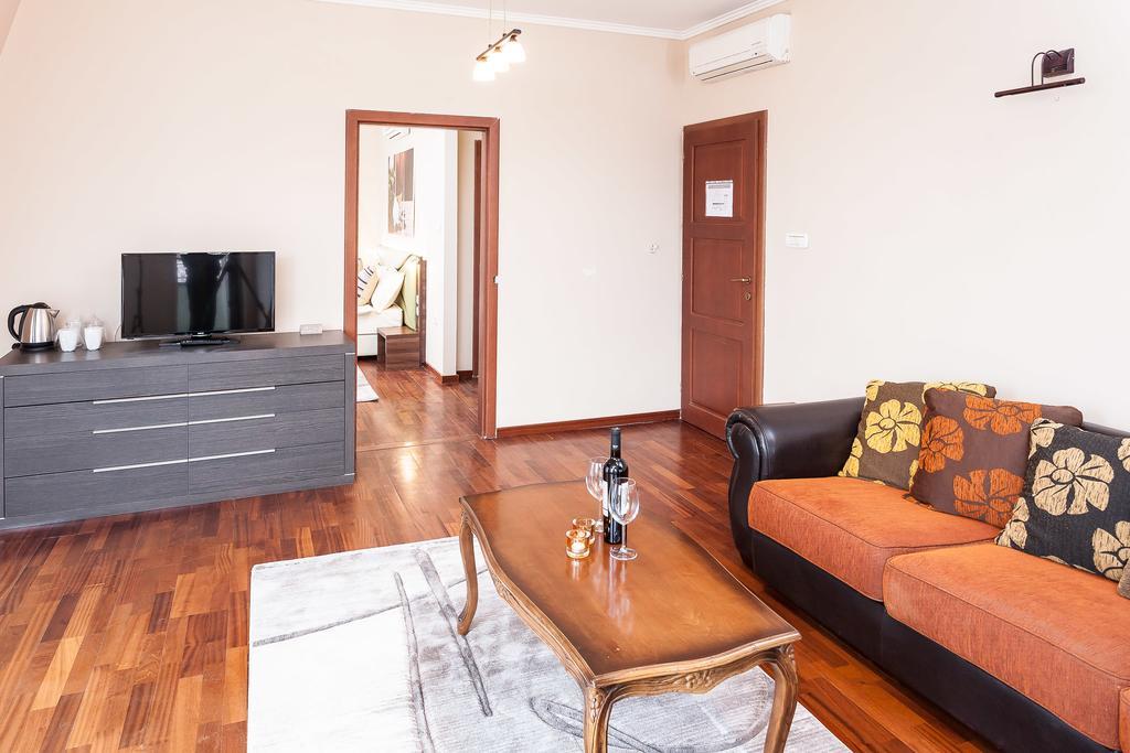 Modern Inn Boutique Hotel Скопье Экстерьер фото