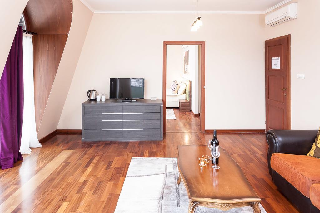 Modern Inn Boutique Hotel Скопье Экстерьер фото