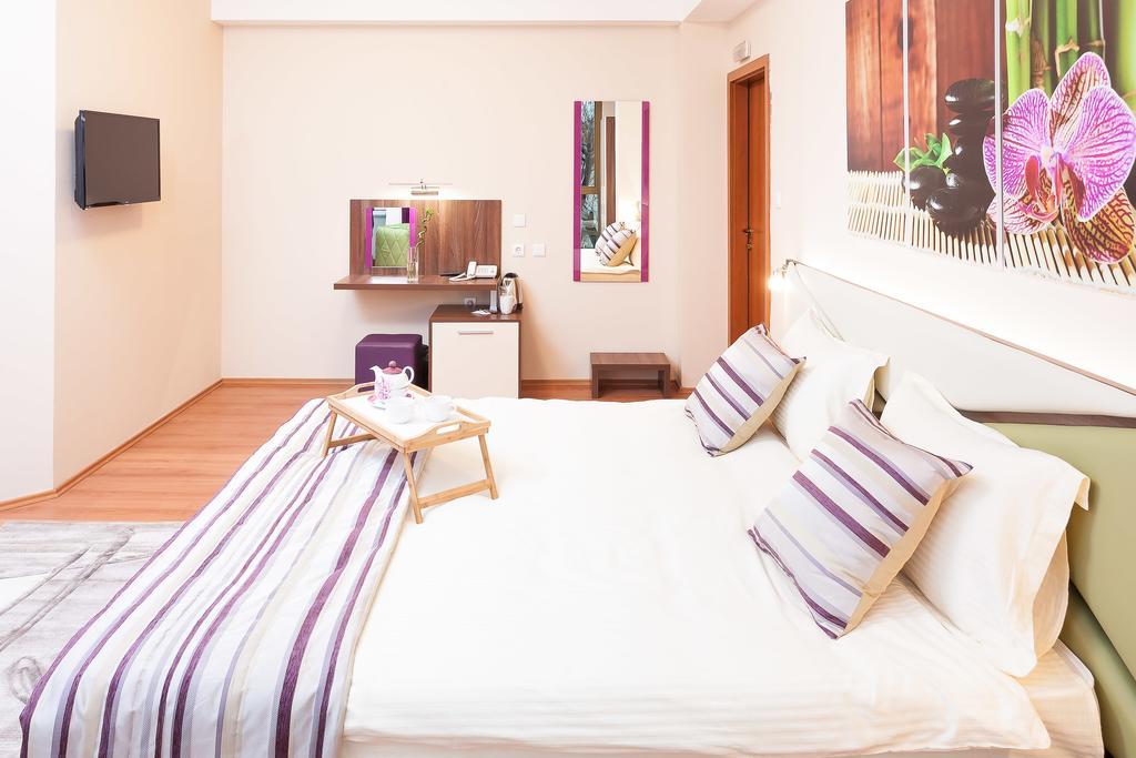 Modern Inn Boutique Hotel Скопье Экстерьер фото