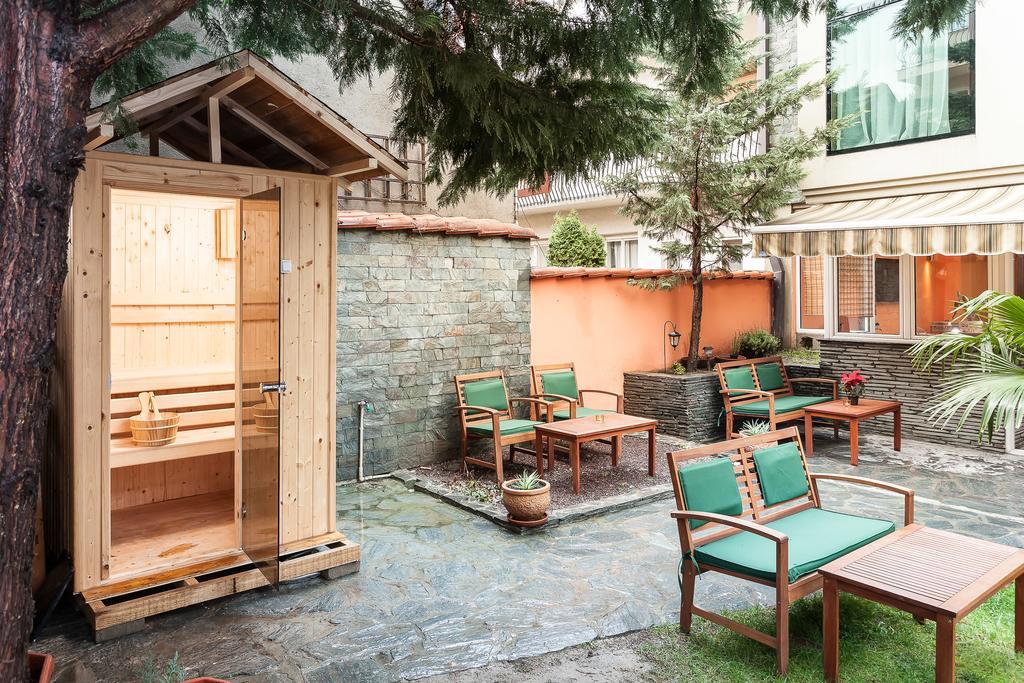 Modern Inn Boutique Hotel Скопье Экстерьер фото