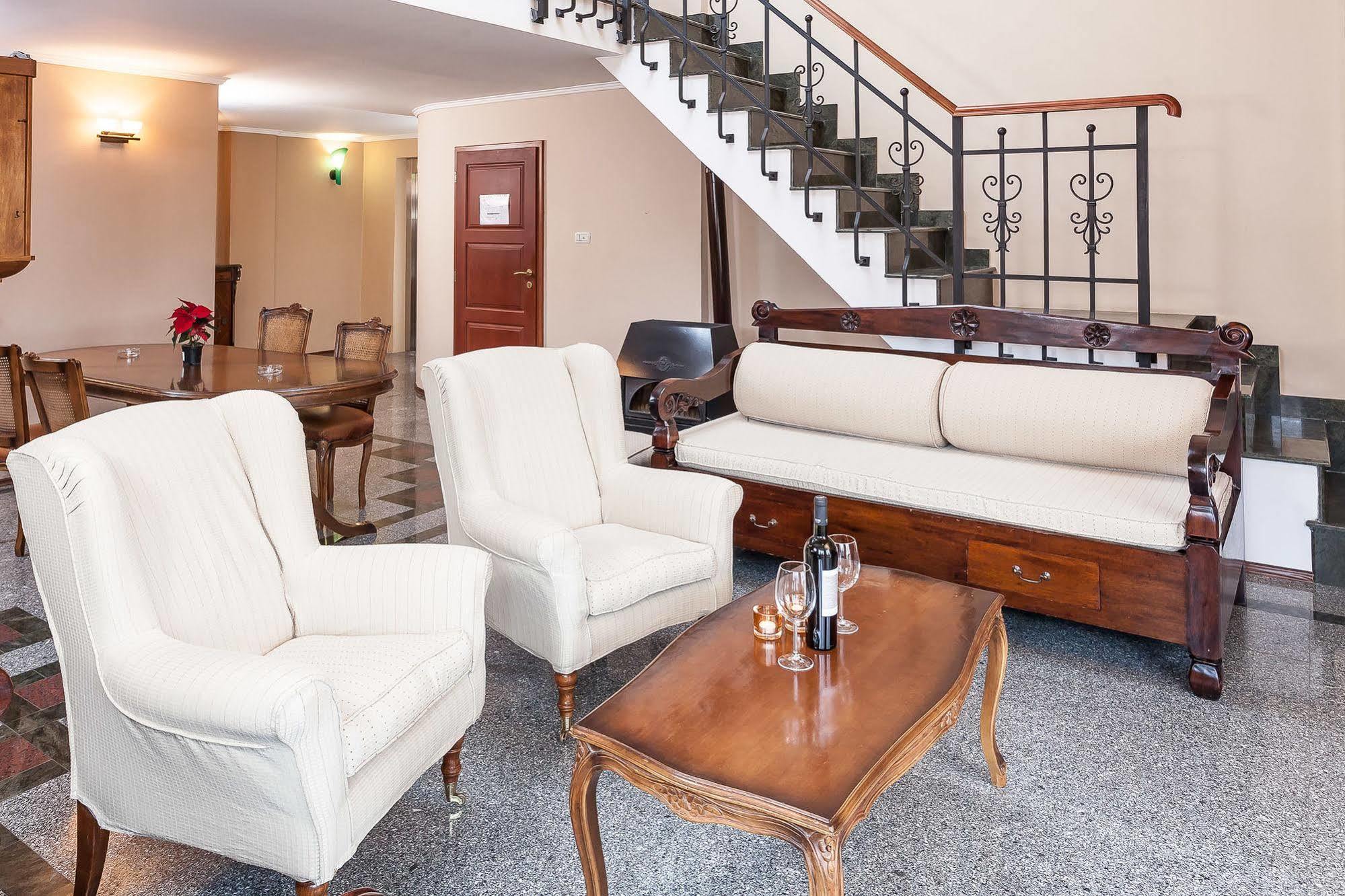 Modern Inn Boutique Hotel Скопье Экстерьер фото