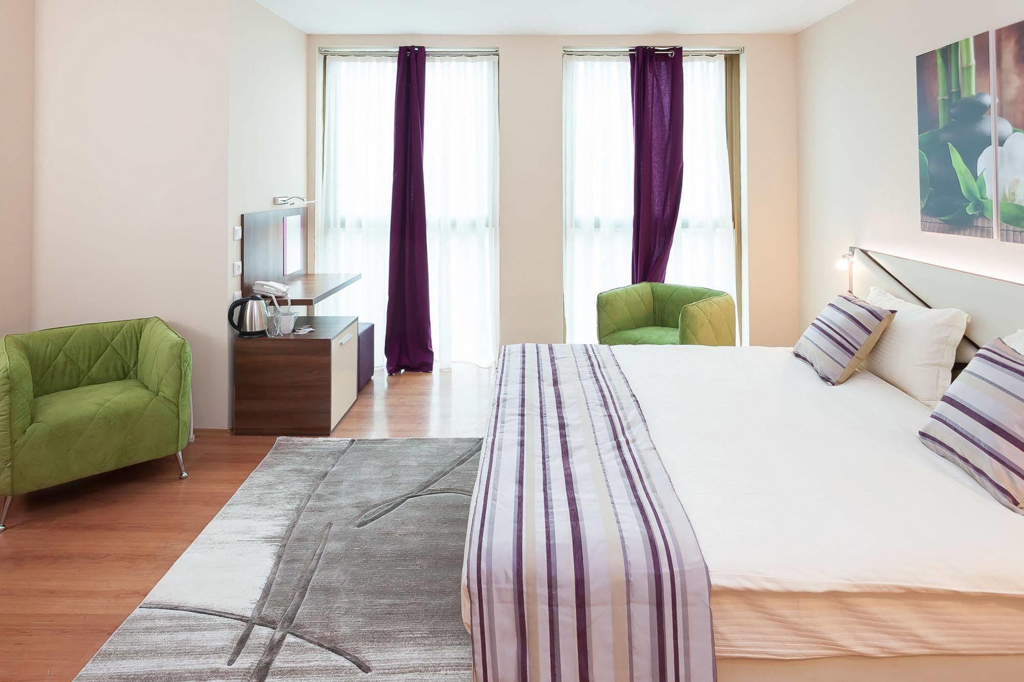 Modern Inn Boutique Hotel Скопье Экстерьер фото