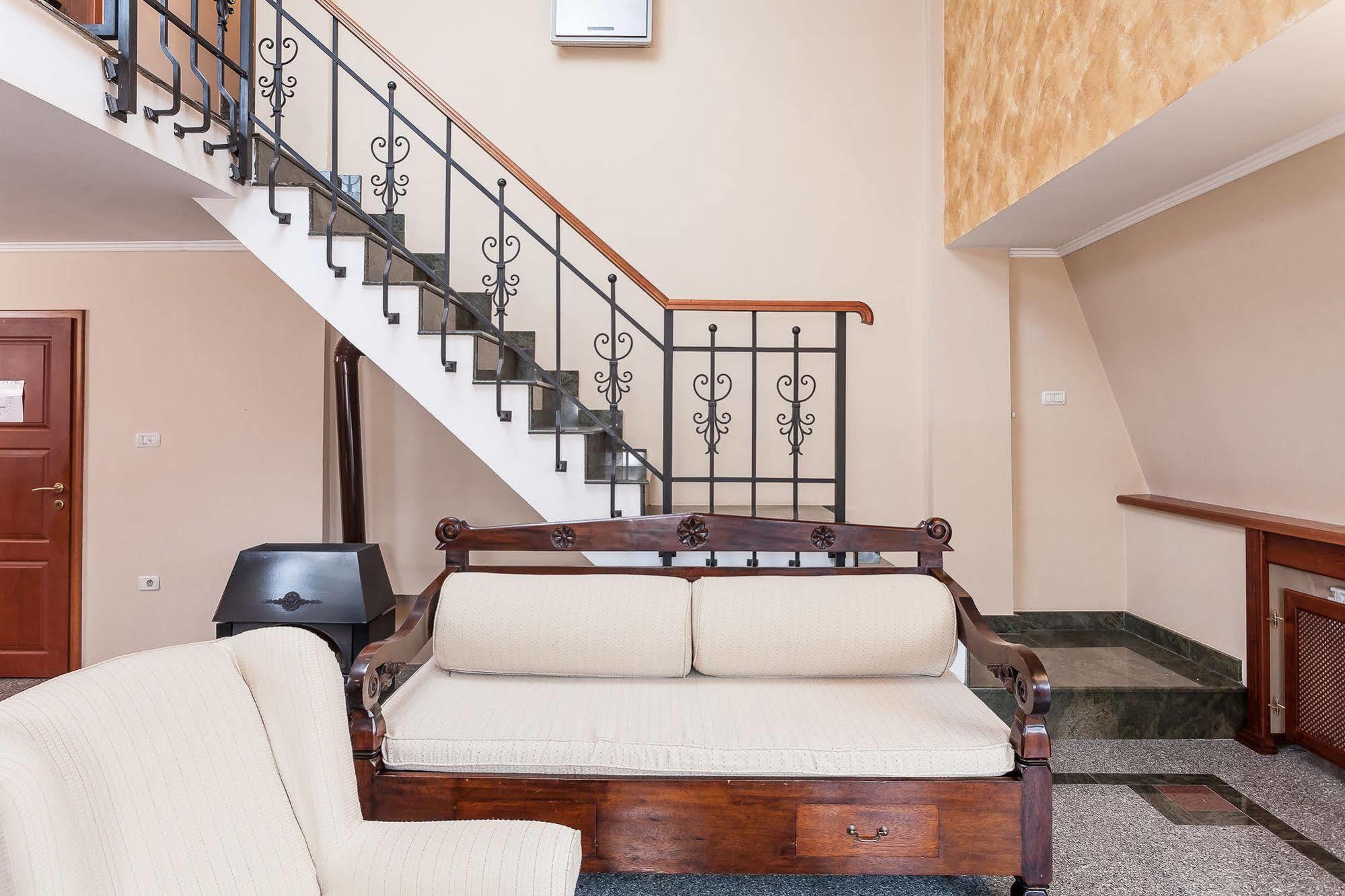 Modern Inn Boutique Hotel Скопье Экстерьер фото