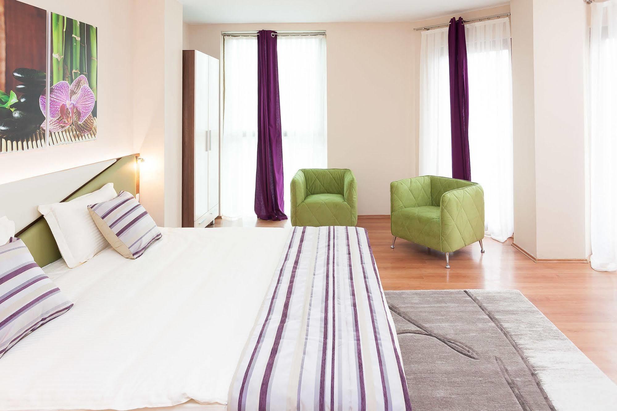 Modern Inn Boutique Hotel Скопье Экстерьер фото