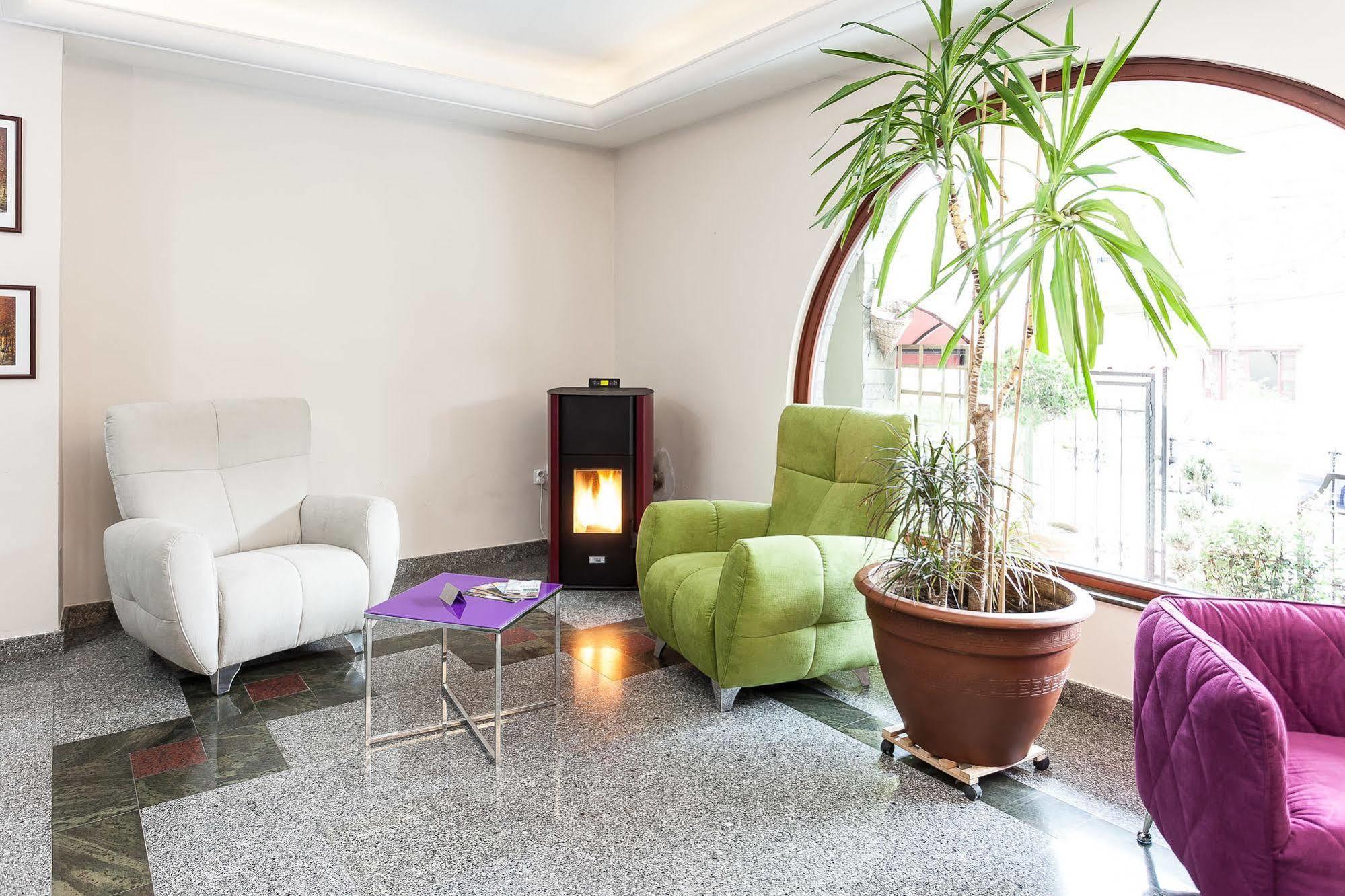 Modern Inn Boutique Hotel Скопье Экстерьер фото