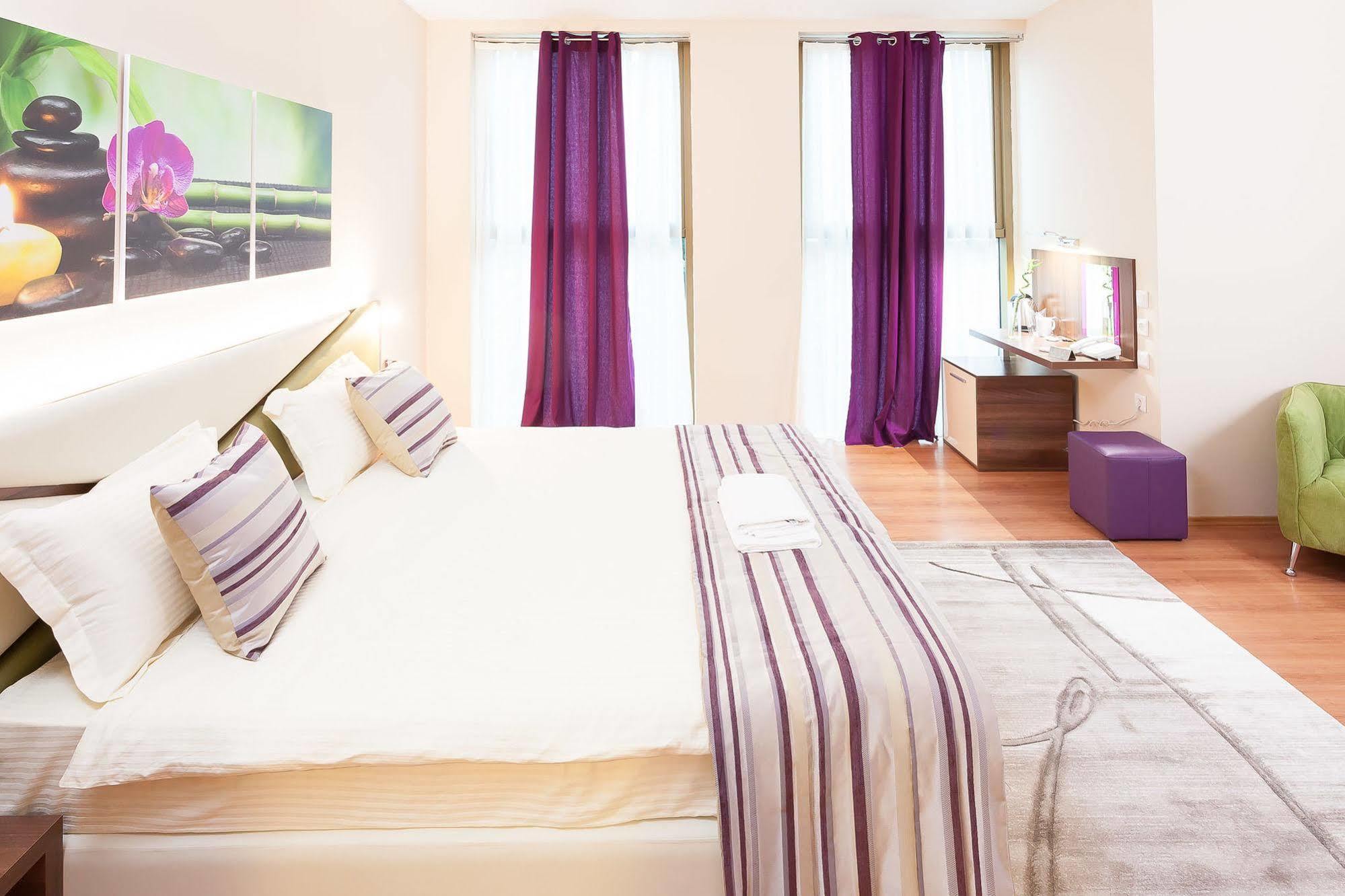 Modern Inn Boutique Hotel Скопье Экстерьер фото