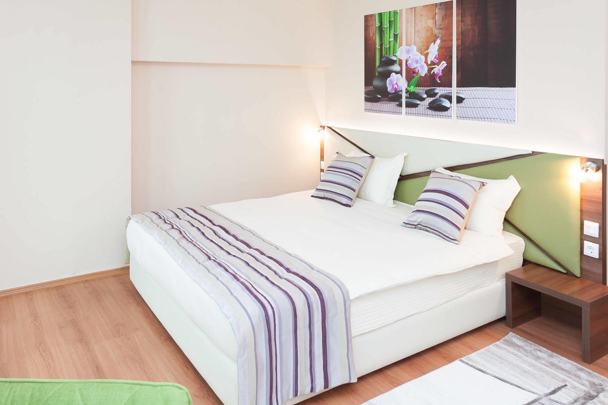 Modern Inn Boutique Hotel Скопье Экстерьер фото