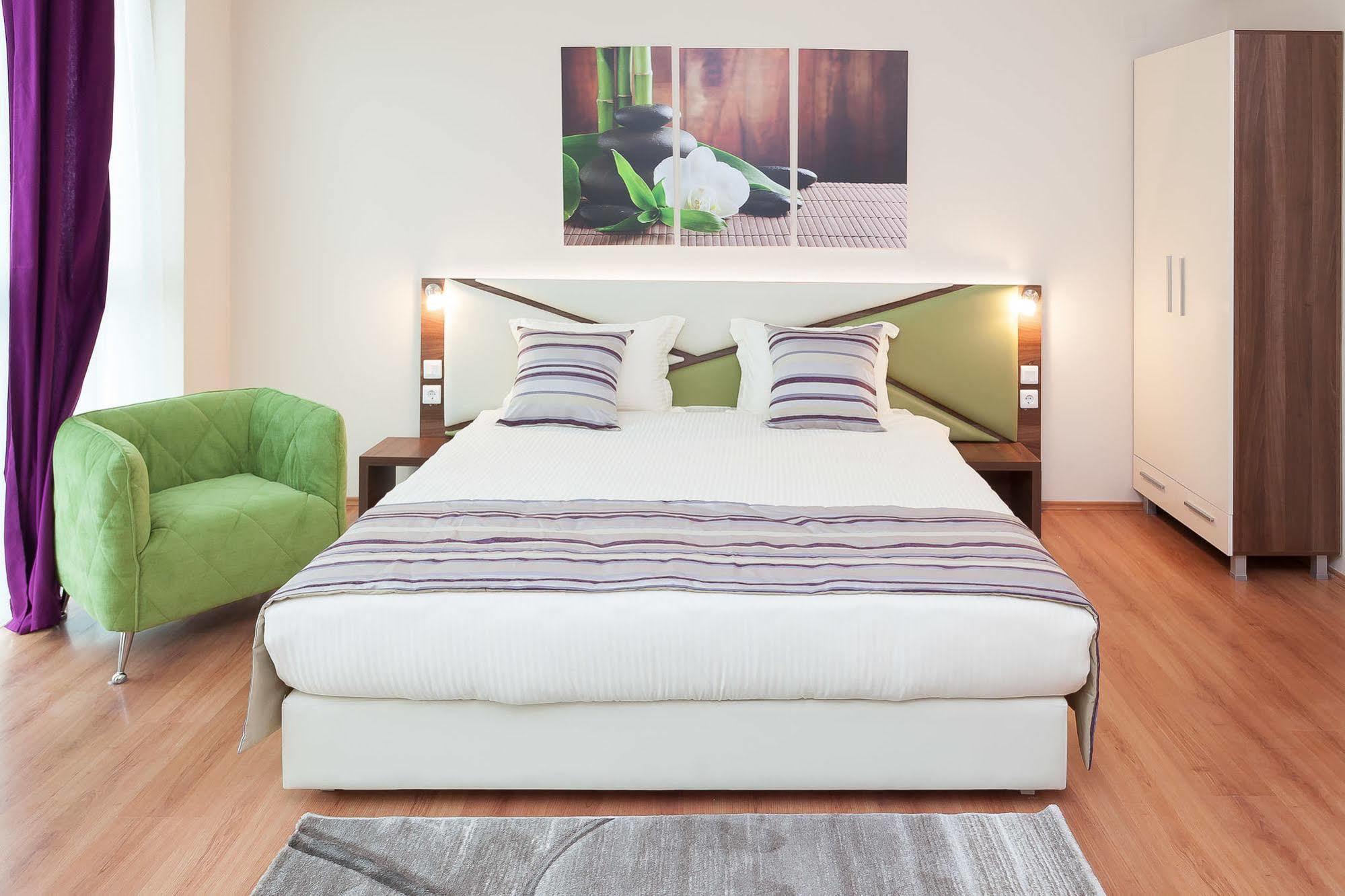 Modern Inn Boutique Hotel Скопье Экстерьер фото