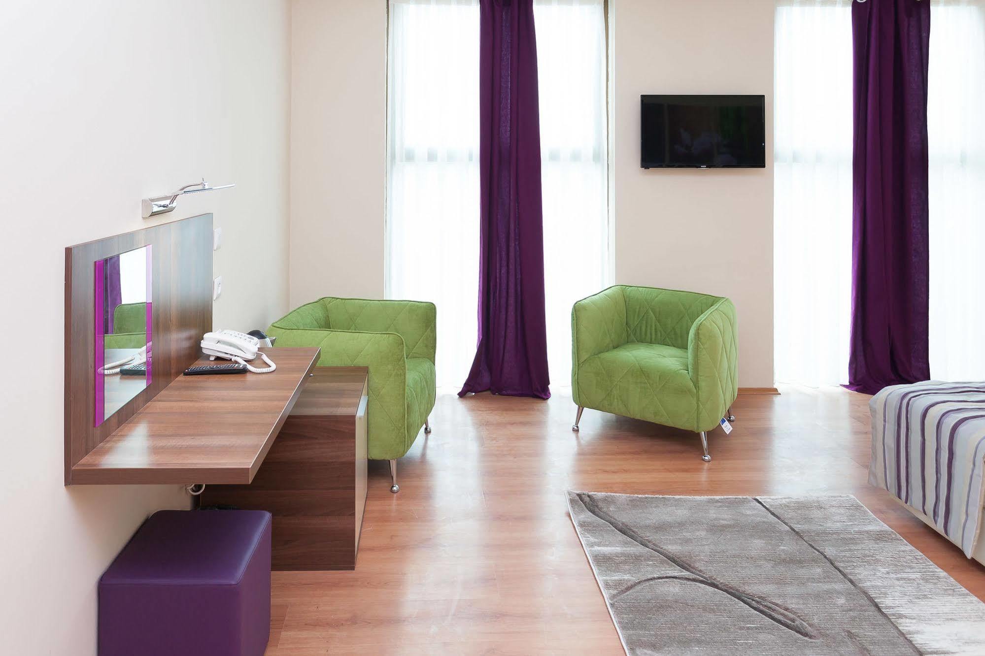 Modern Inn Boutique Hotel Скопье Экстерьер фото