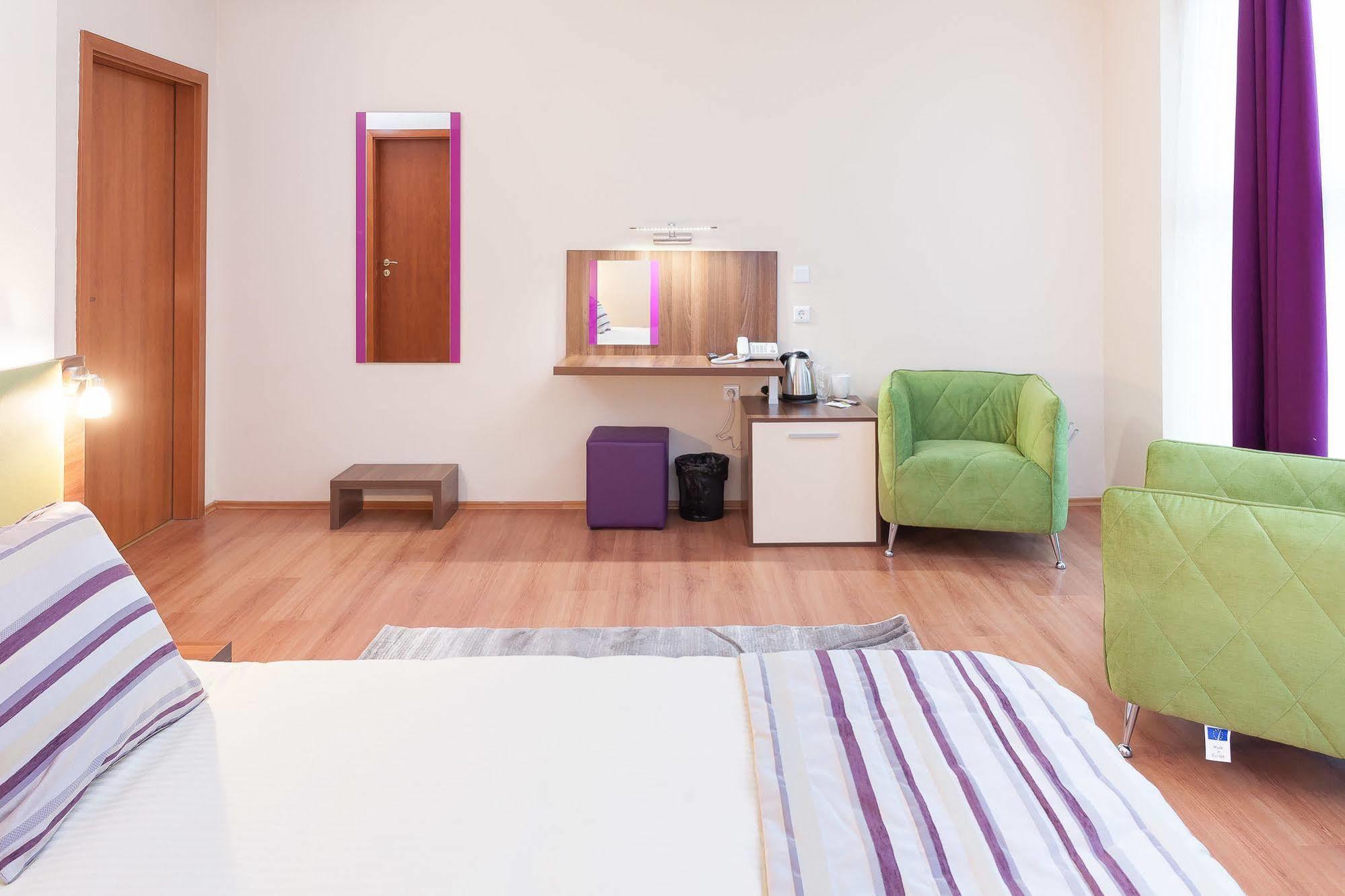 Modern Inn Boutique Hotel Скопье Экстерьер фото